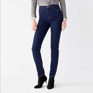 NWOT UO BDG Girlfriend High-Rise Dark Jeans